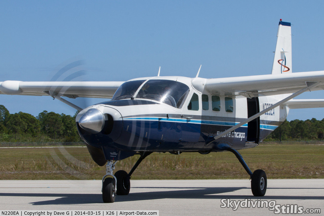 N220EA, Cessna 208B C/N 208B0151, Taxiing in at Sebastian, FL