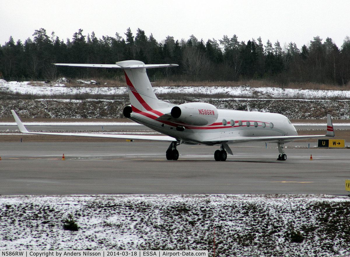 N586RW, 2013 Gulfstream Aerospace GV-SP (G550) C/N 5448, Parked at ramp M.