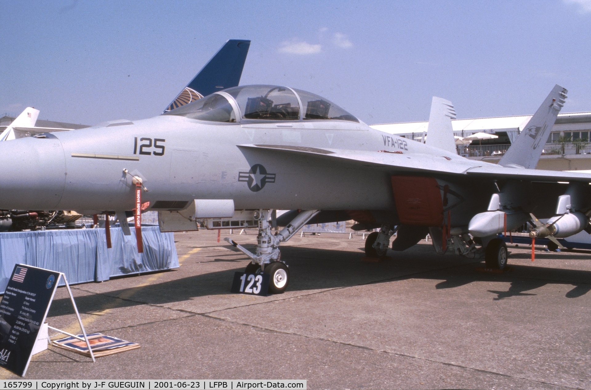 165799, Boeing F/A-18F Super Hornet C/N 1529/F025, On display at 2001 Paris-Le Bourget airshow as NJ-125 (VFA-122 squadron).