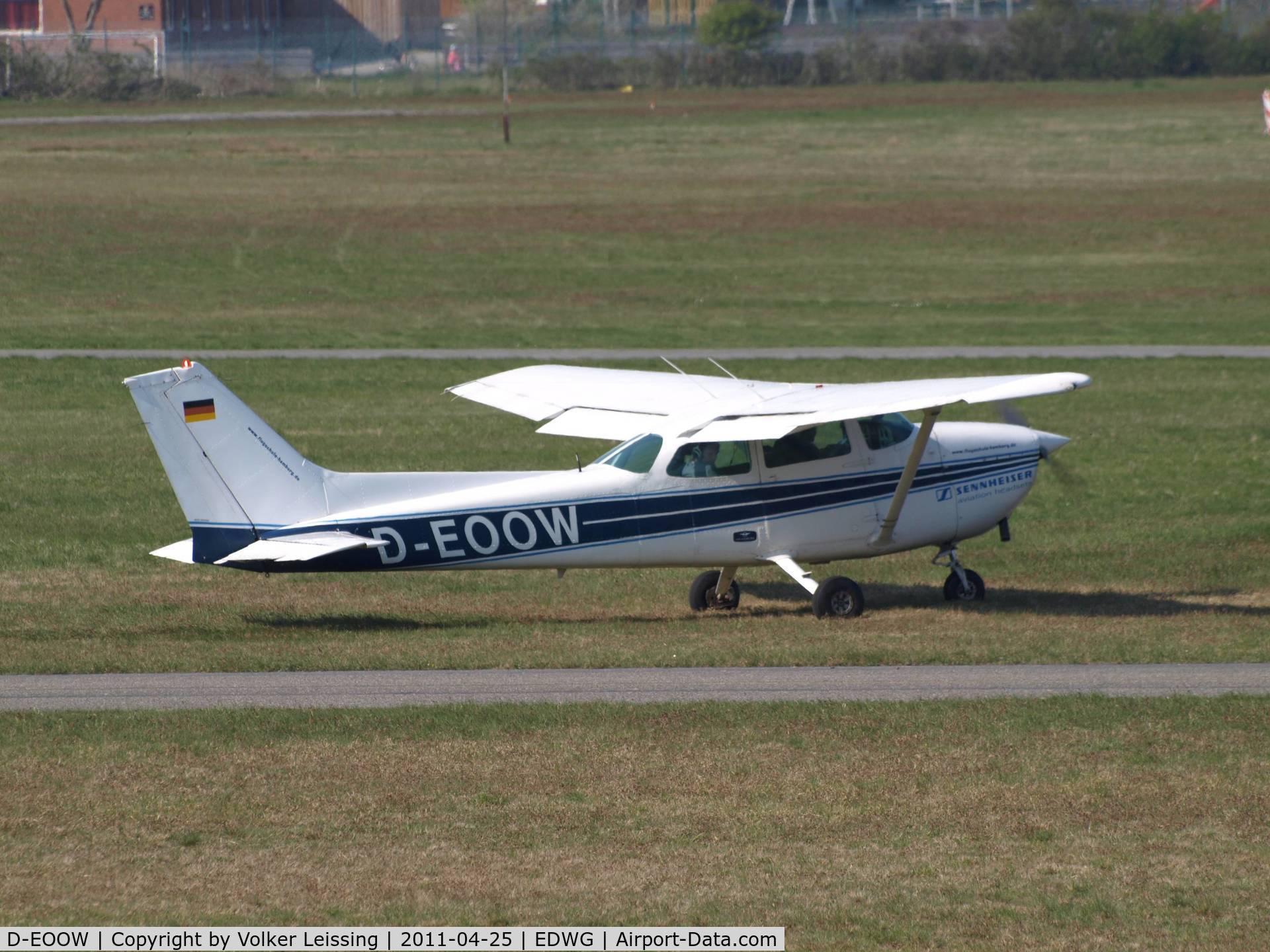 D-EOOW, 1980 Reims F172N Skyhawk C/N F17201971, magneto check