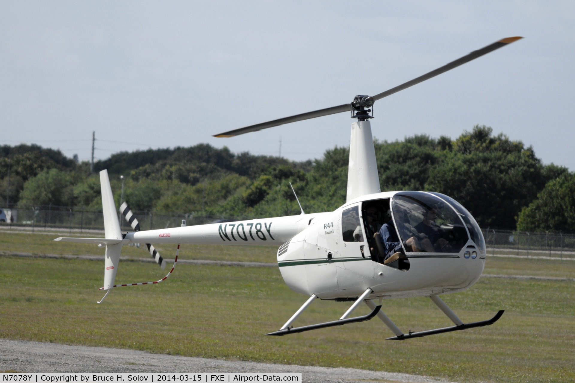 N7078Y, 2013 Robinson R44  Raven C/N 2322, Doing maneuvers at FXE