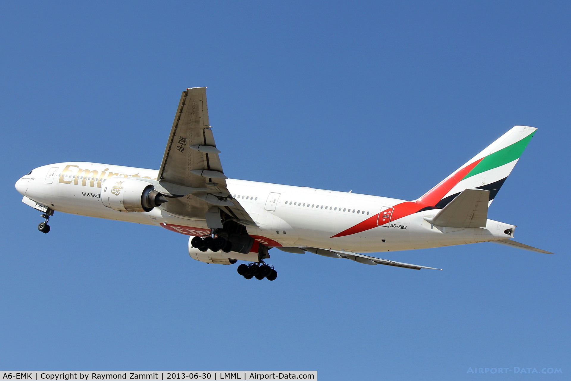 A6-EMK, 1998 Boeing 777-21H/ER C/N 29324, B777 A6-EMK Emirates Airlines.