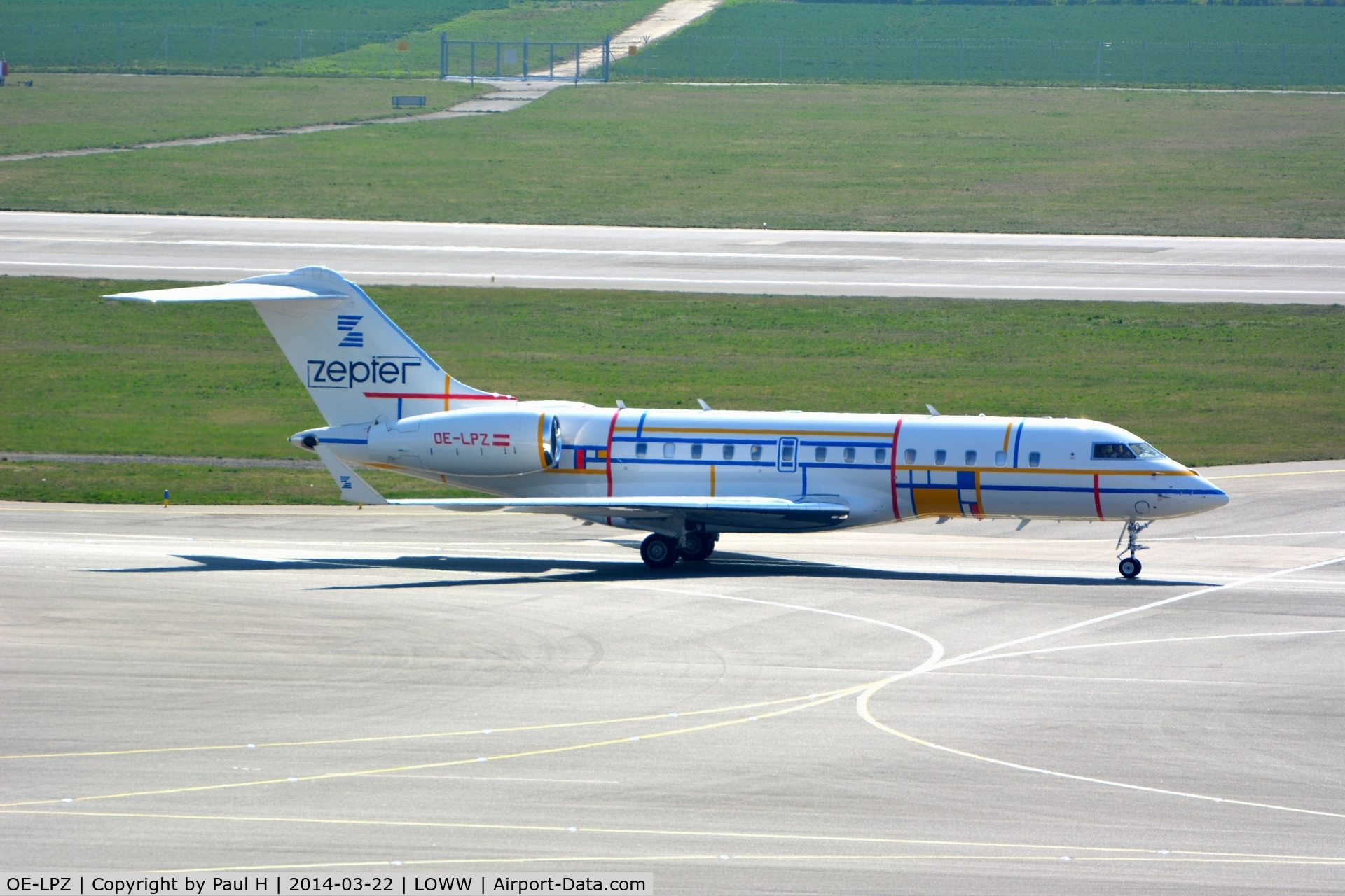 OE-LPZ, 2013 Bombardier BD-700-1A11 Global 5000 C/N 9495, Global 5000 at VIE