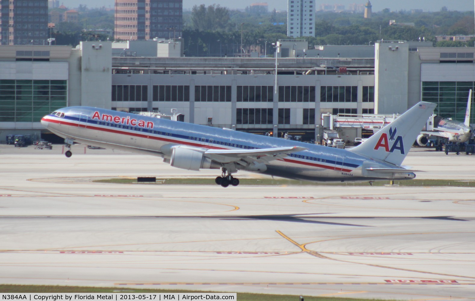 N384AA, 1993 Boeing 767-323 C/N 26996, American 767-300