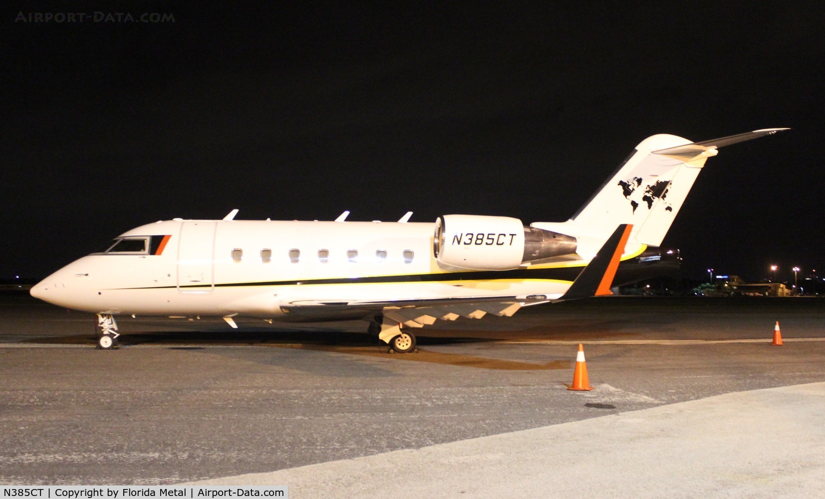 N385CT, 2004 Bombardier Challenger 604 (CL-600-2B16) C/N 5592, Challenger 604