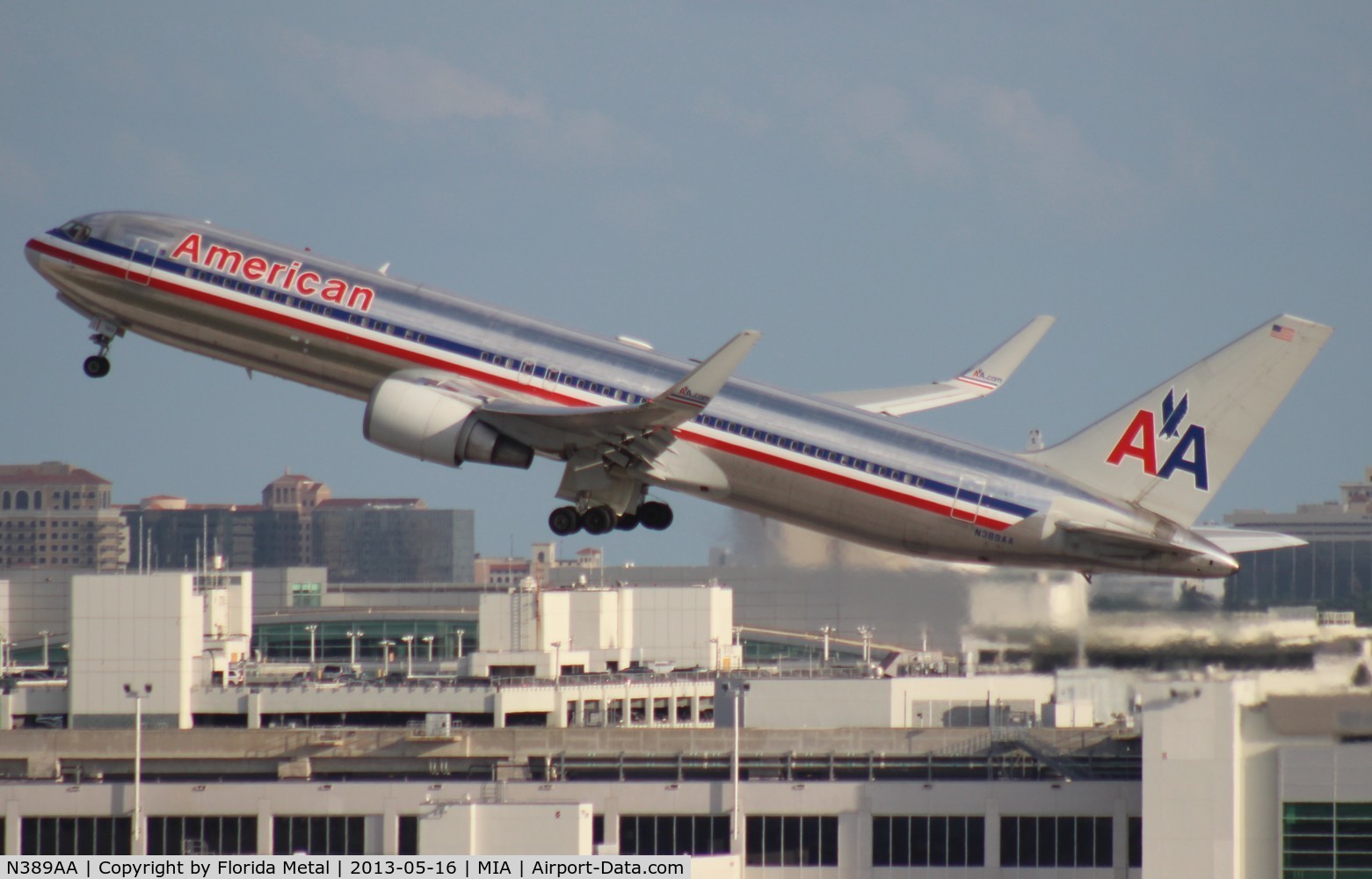 N389AA, 1994 Boeing 767-323 C/N 27449, American 767-300