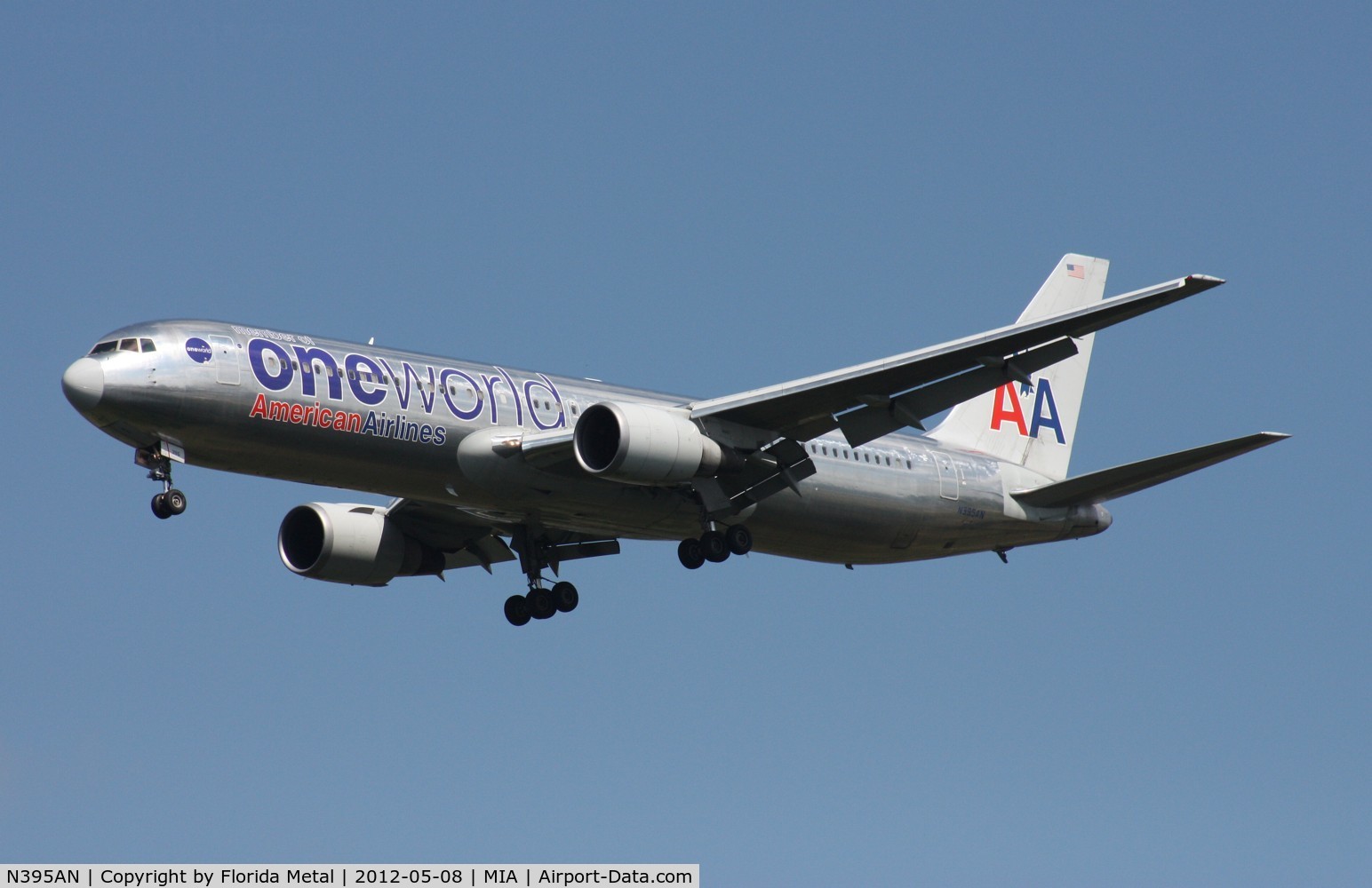 N395AN, 1998 Boeing 767-323 C/N 29432, American One World 767-300