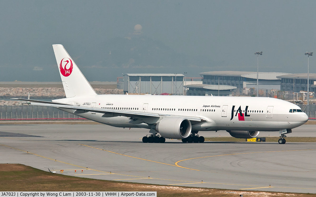 JA702J, 2002 Boeing 777-246/ER C/N 32890, Japan Airlines