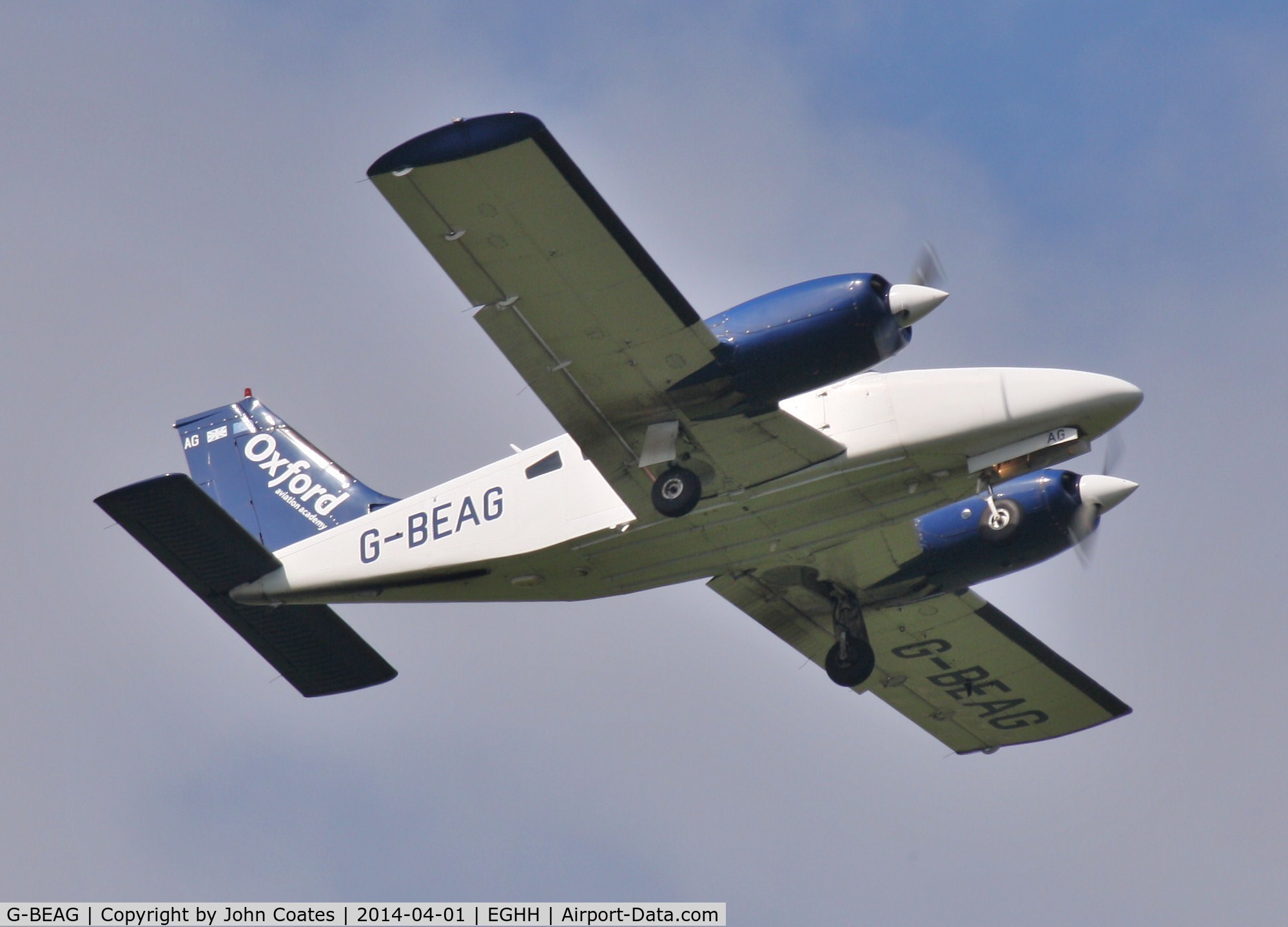G-BEAG, 1976 Piper PA-34-200T Seneca II C/N 34-7670204, Training