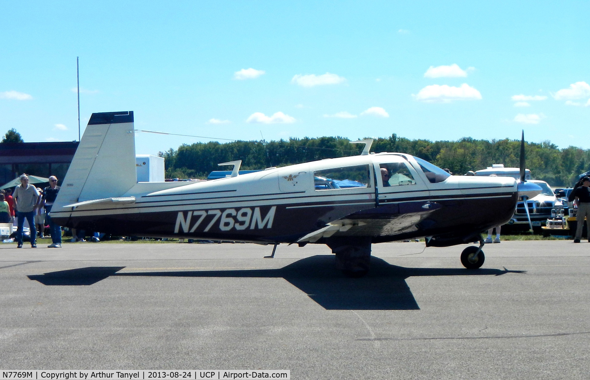 N7769M, 1974 Mooney M20F Executive C/N 22-0025, Taxiing to takeoff after UCP Wheels and Wings Airshow
