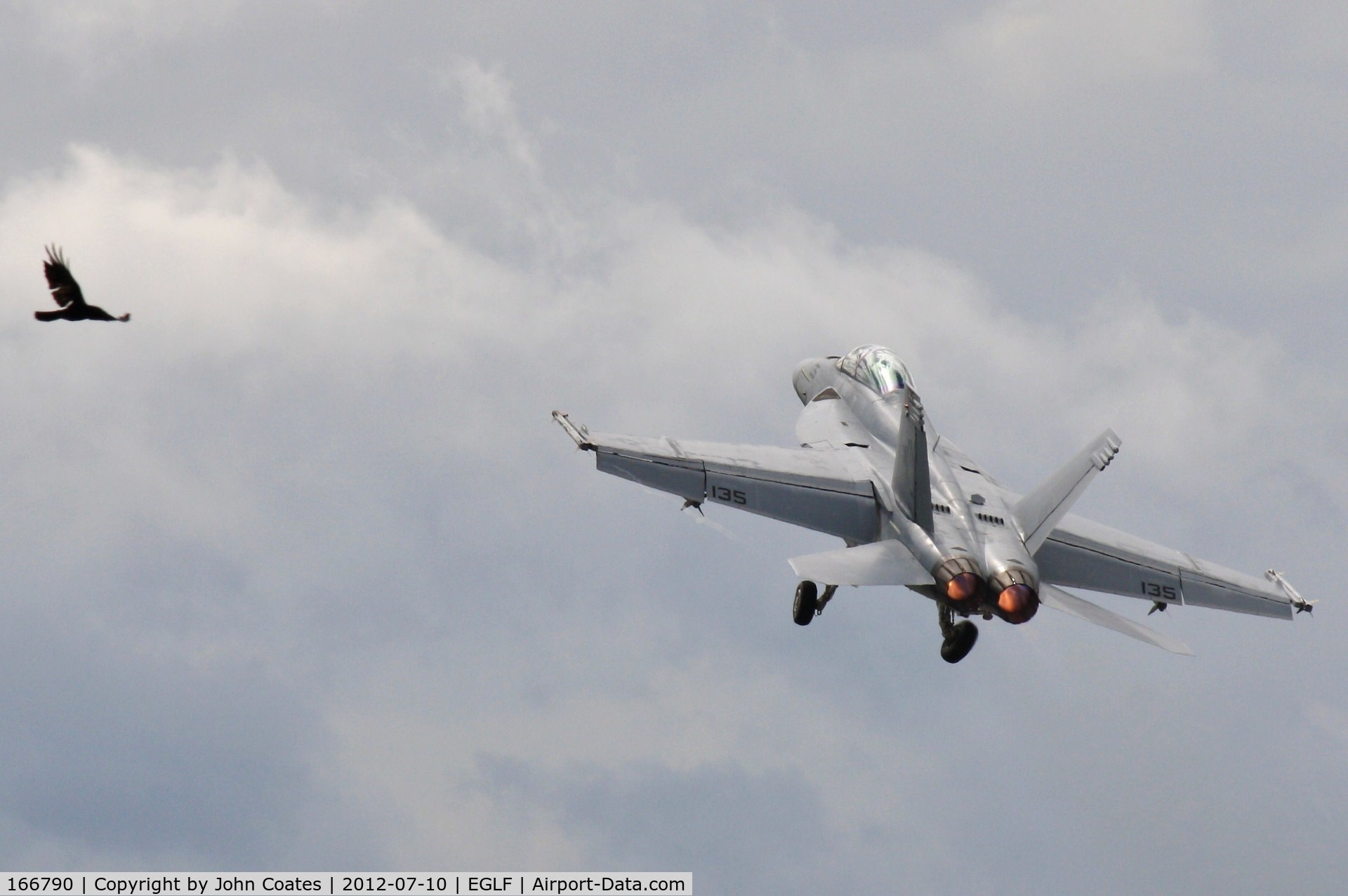 166790, Boeing F/A-18F Super Hornet C/N F-171, Close encounter at FIA 2012