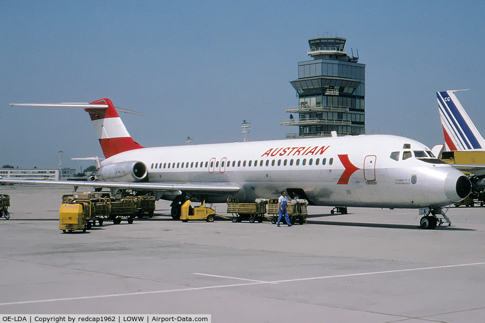 OE-LDA, 1971 Douglas DC-9-32 C/N 47521, My favorite Austrian paint sceme... Tail on the right is from Air France B707 F-BLCG