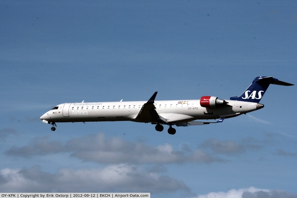 OY-KFK, 2009 Bombardier CRJ-900 (CL-600-2D24) C/N 15244, OY-KFK about to land on rw 22L
