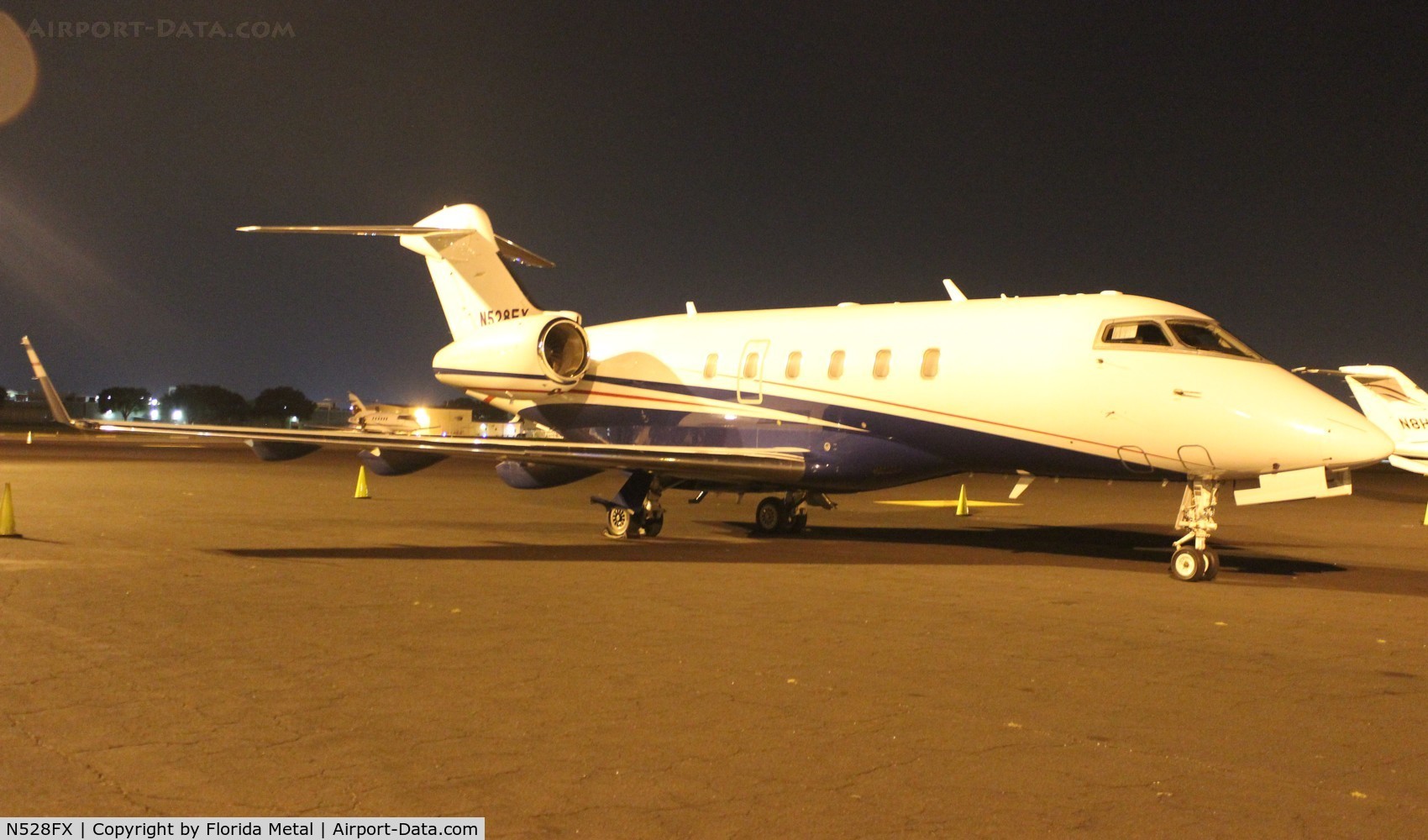 N528FX, 2006 Bombardier Challenger 300 (BD-100-1A10) C/N 20125, Challenger 300