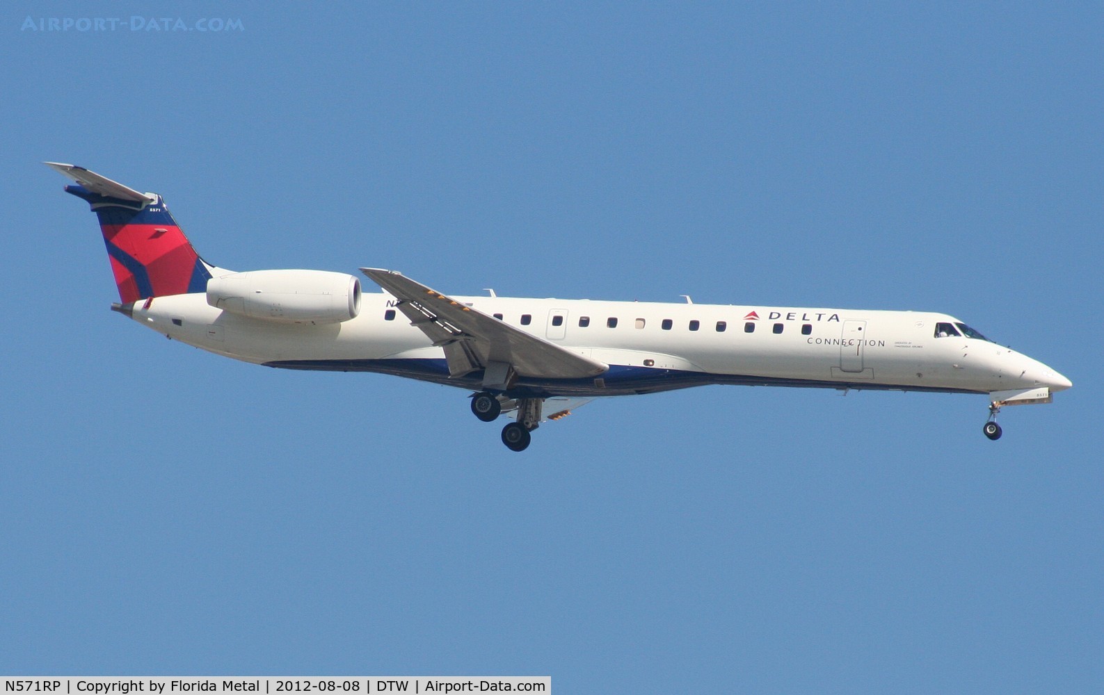 N571RP, 2004 Embraer EMB-145LR C/N 14500827, Delta Connection E145LR
