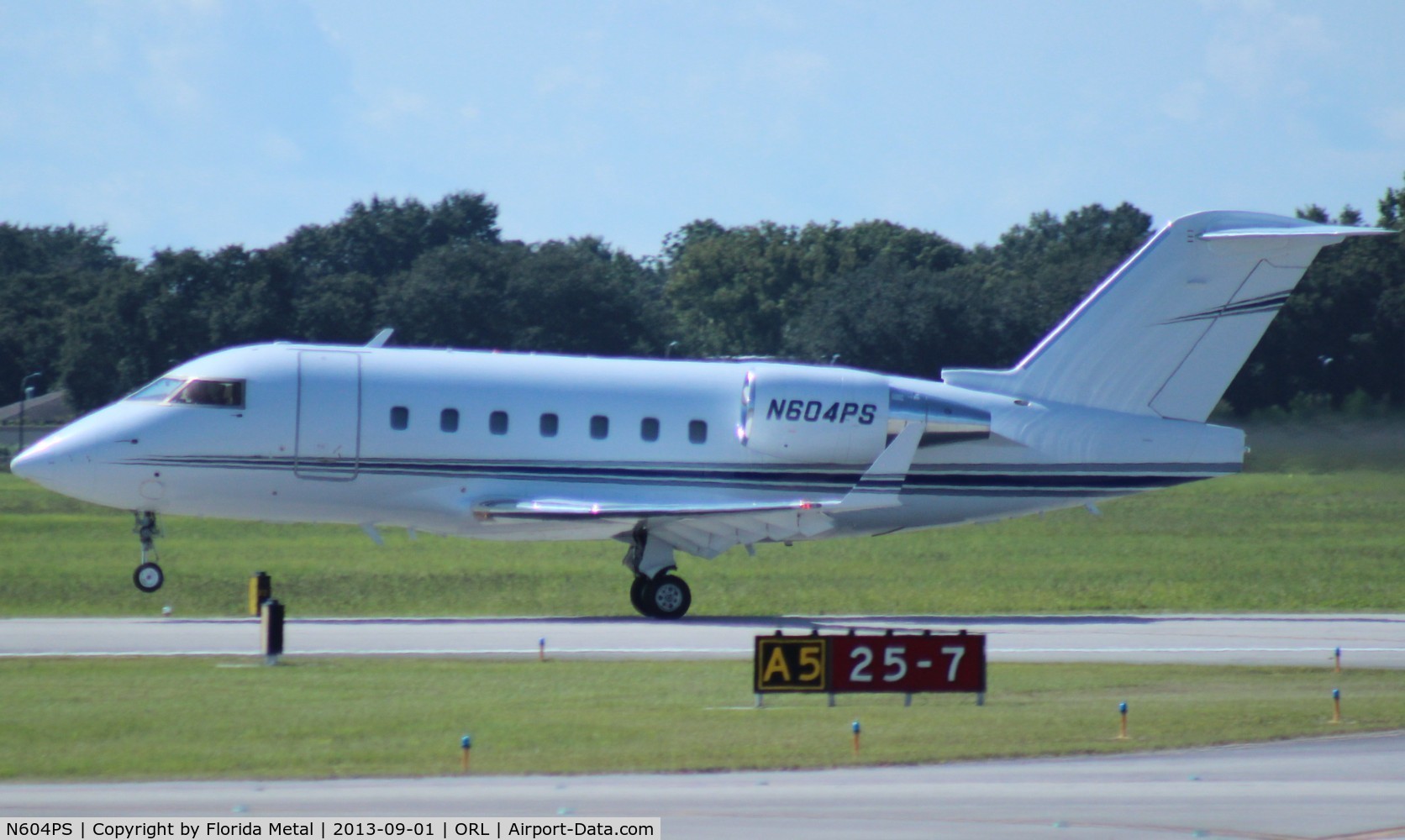 N604PS, 2000 Bombardier Challenger 604 (CL-600-2B16) C/N 5447, Challenger 604