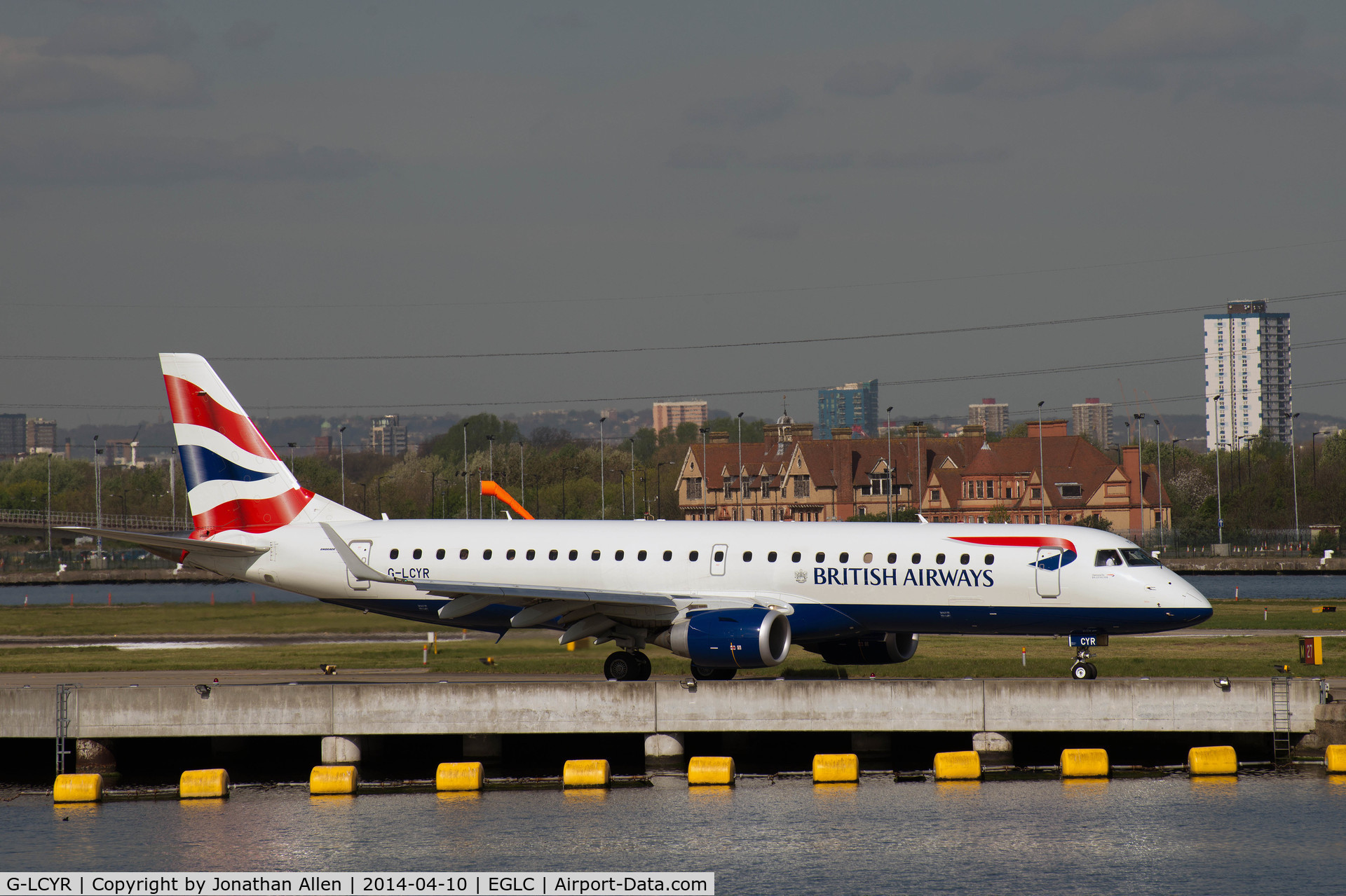 G-LCYR, 2012 Embraer 190SR (ERJ-190-100SR) C/N 19000563, Preparing to depart from London City Airport.