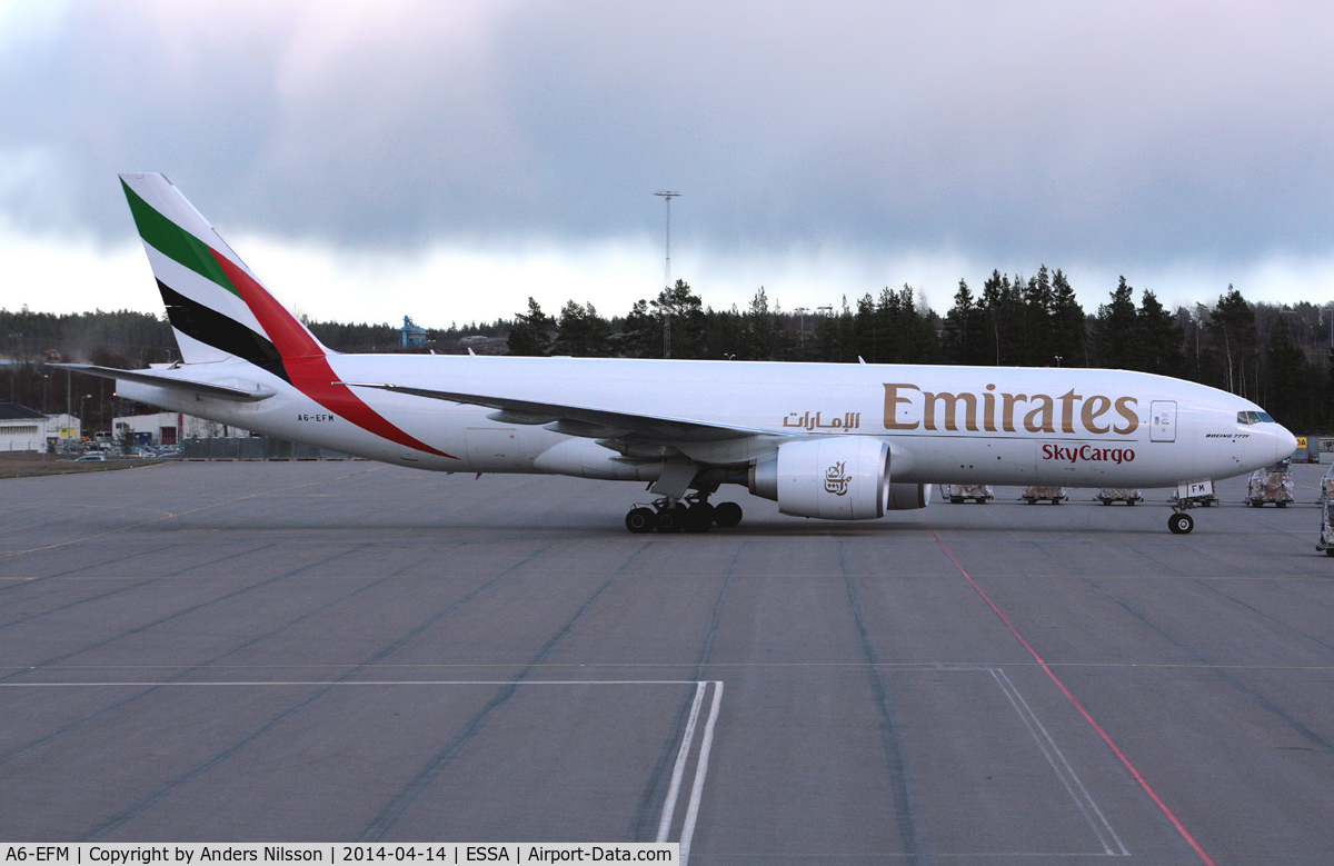 A6-EFM, 2013 Boeing 777-F1H C/N 42231, Taxiing to stand R8.