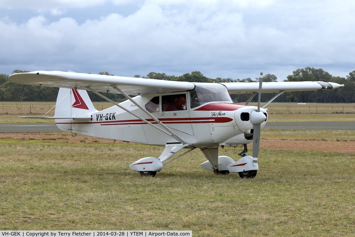 VH-GEK, 1956 Piper PA-22-150 C/N 22-3920, At Temora Airport during the 40th Anniversary Fly-In of the Australian Antique Aircraft Association