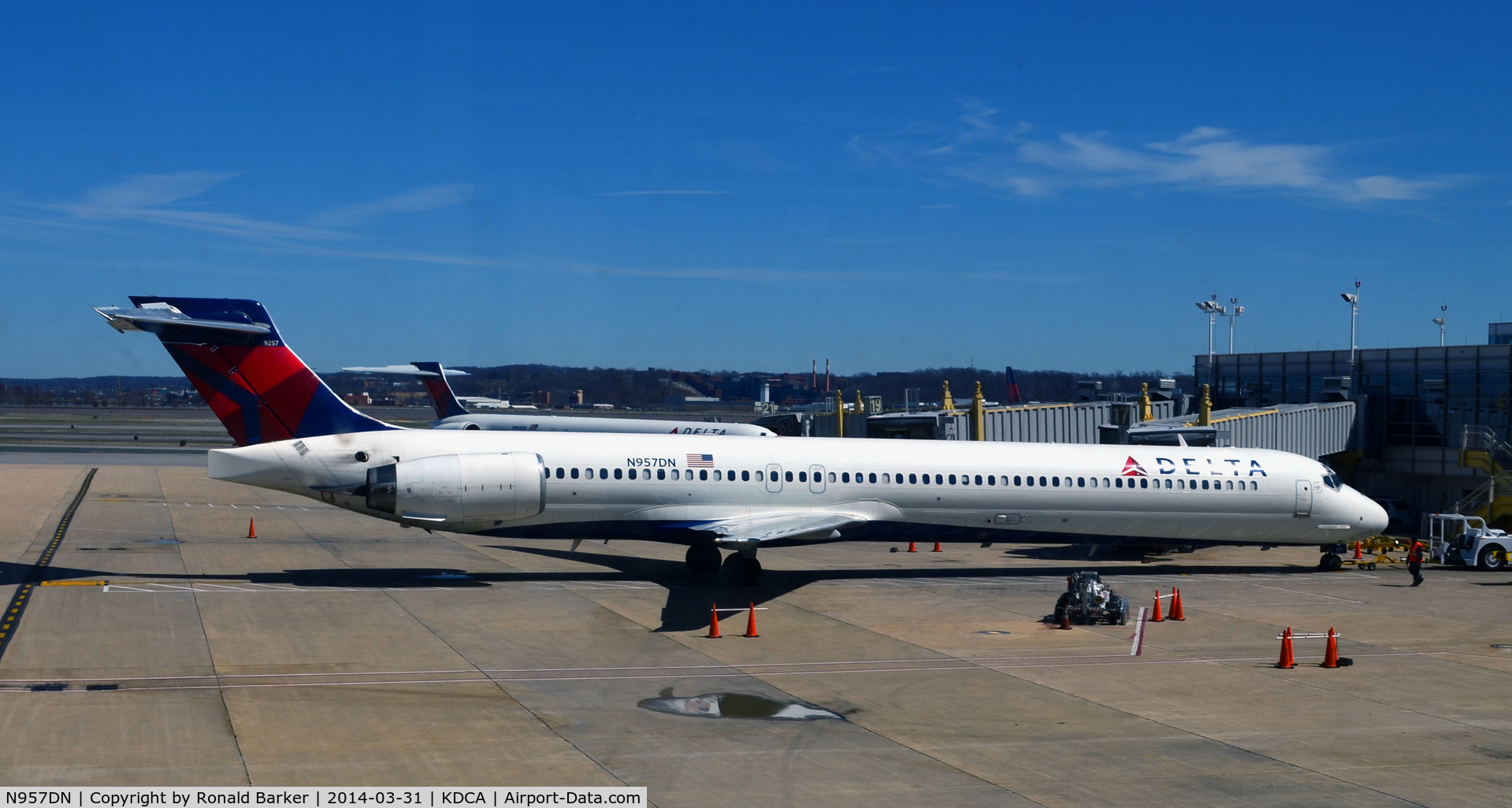 N957DN, 1997 McDonnell Douglas MD-90-30 C/N 53527, At Gate 17 with the rear door up  National