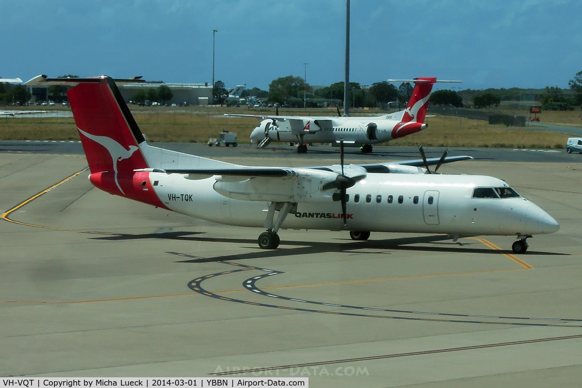 VH-VQT, 2005 Airbus A320-232 C/N 2475, At Brisbane