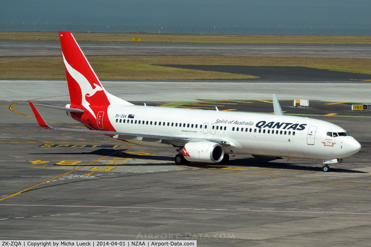 ZK-ZQA, 2009 Boeing 737-838 C/N 34200, At Auckland