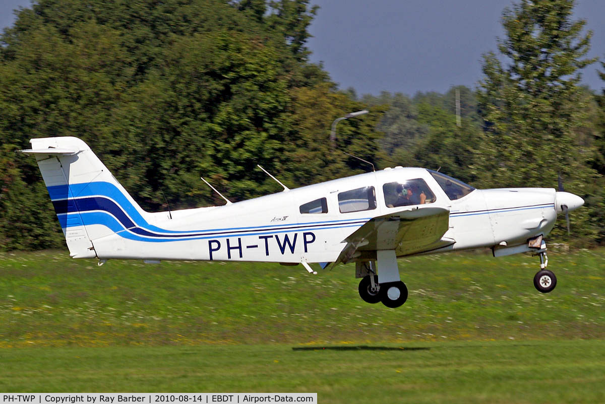 PH-TWP, Piper PA-28RT-201 Arrow IV C/N 28R-7918215, Piper PA-28RT-201 Arrow IV [28R-7918215] Schaffen-Diest~OO 14/08/2010