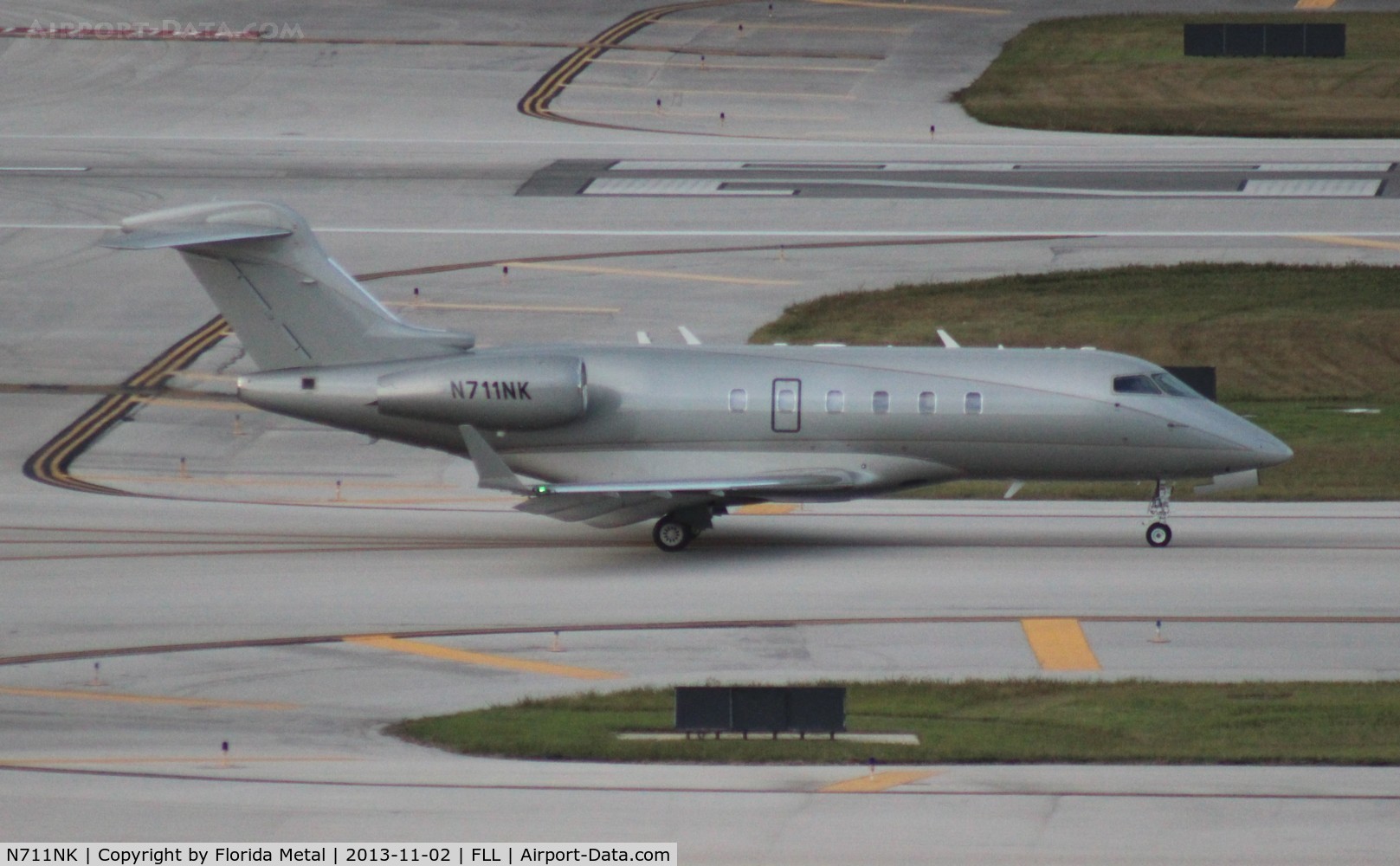 N711NK, Bombardier Challenger 300 (BD-100-1A10) C/N 20289, Challenger 300