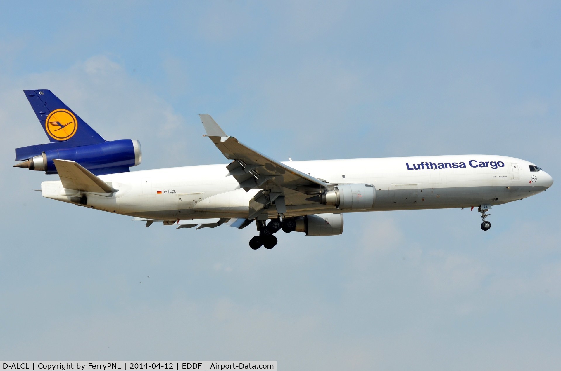 D-ALCL, 2000 McDonnell Douglas MD-11F C/N 48804, Lufthansa Cargo MD11F landing.