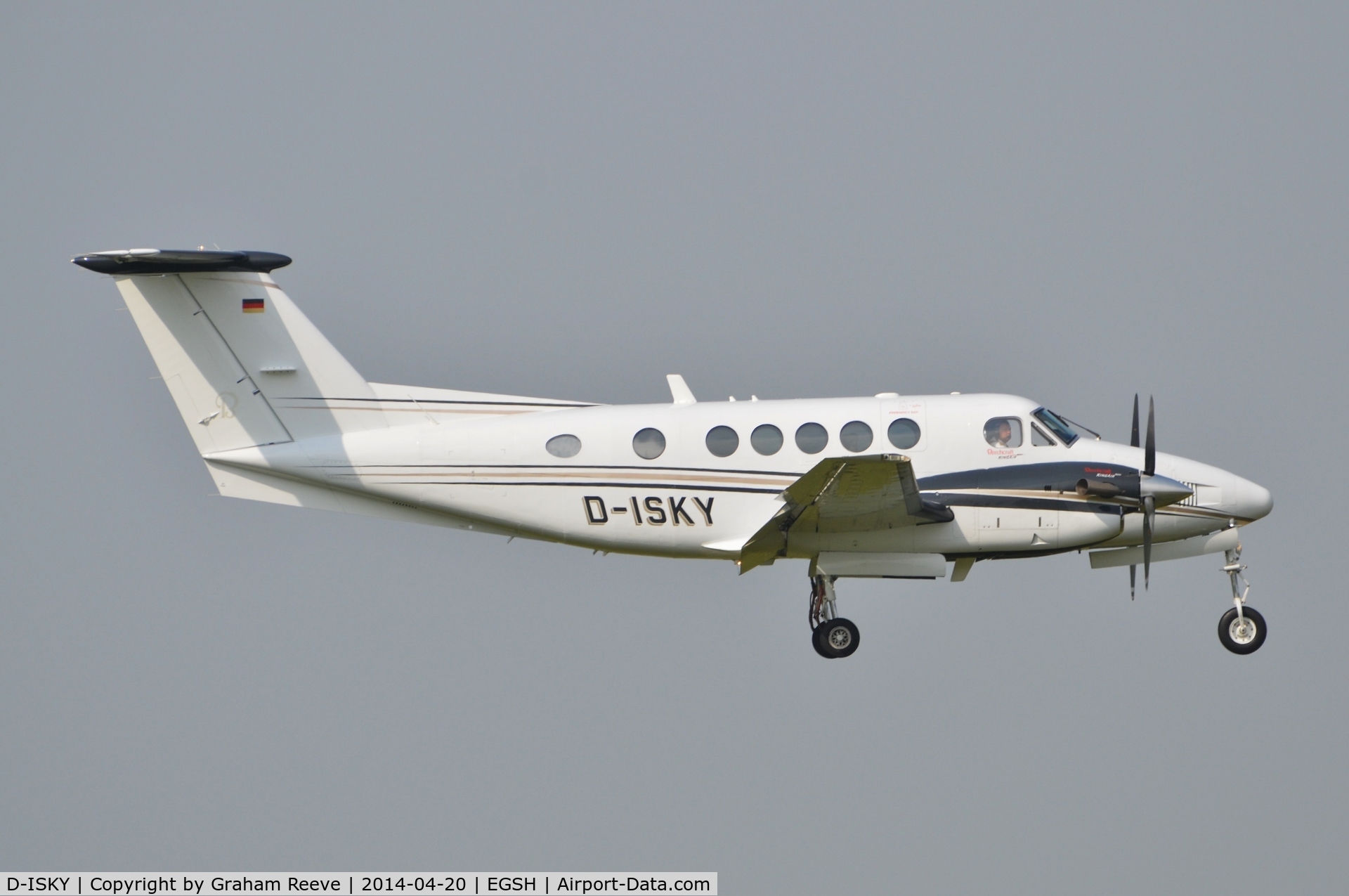 D-ISKY, 2009 Hawker Beechcraft B200 King Air C/N BB-2014, About to land on runway 09.