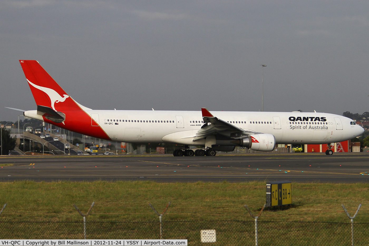 VH-QPC, 2003 Airbus A330-303 C/N 564, taxiing from 34L