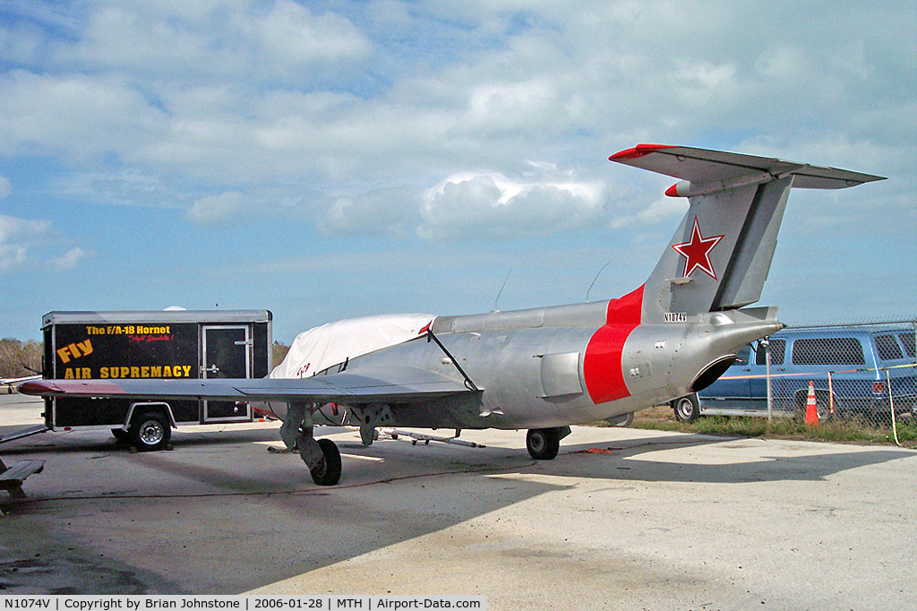 N1074V, 1967 Aero L-29 Delfin C/N 792546, N1074V Aero L29 Delfin MTH  28.1.06