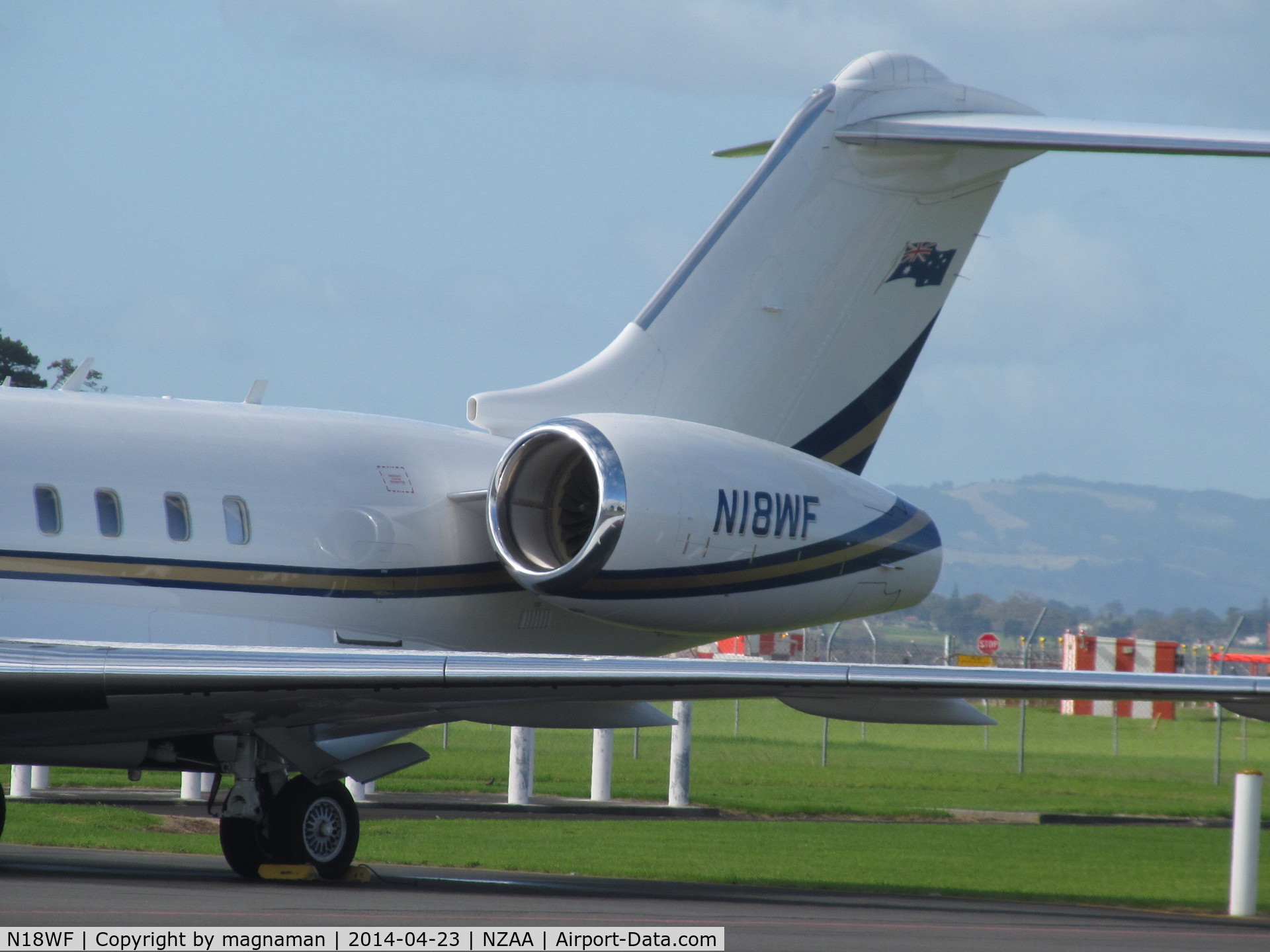 N18WF, 2006 Bombardier BD-700-1A10 Global Express XRS C/N 9215, Flag on tail gives away the residency in Oz