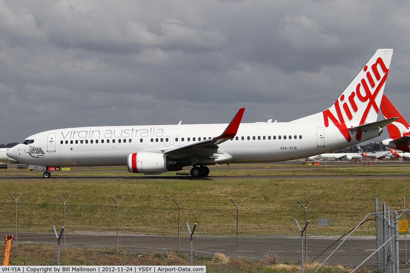 VH-YIA, 2011 Boeing 737-8FE C/N 37824, taxiing to 34R