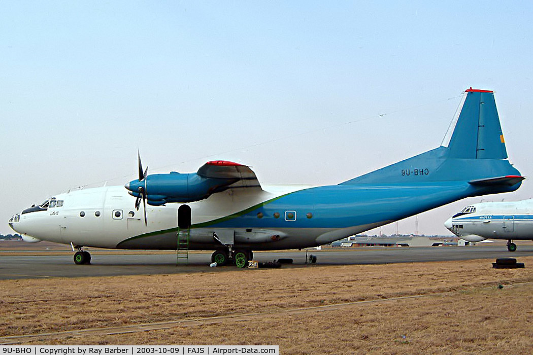9U-BHO, 1968 Antonov An-12B C/N 8345503, Antonov An-12B [8345503] (Mango Airlines) Johannesburg-International~ZS 09/10/2003
