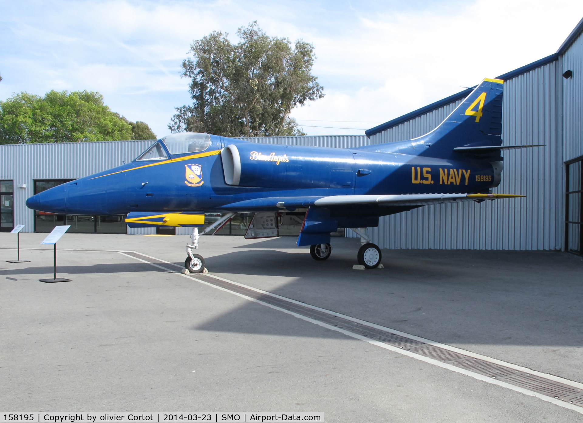 158195, Douglas A-4M Skyhawk C/N 14232, Blue angels paint... again