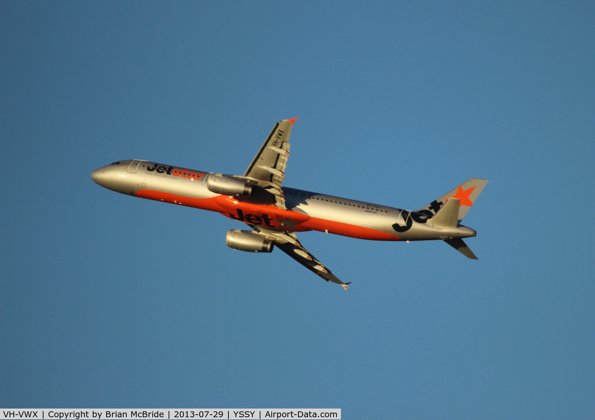 VH-VWX, 2009 Airbus A321-231 C/N 3899, Jetstar Airways. A321-231. VH-VWX cn 3899. Sydney - Kingsford Smith International (Mascot) (SYD YSSY). Image © Brian McBride. 29 July 2013