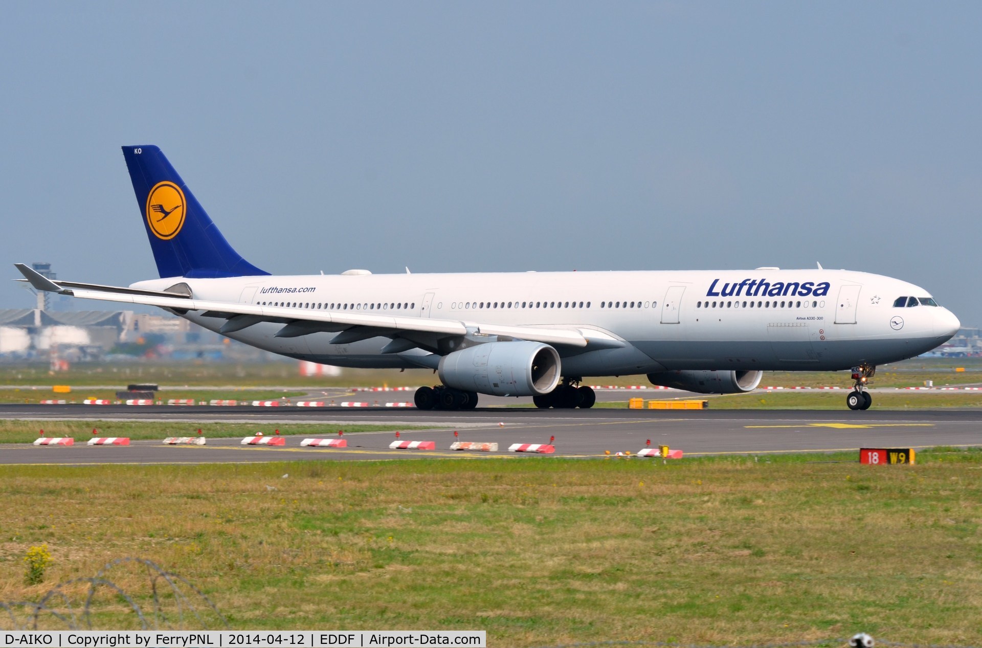 D-AIKO, 2009 Airbus A330-343X C/N 989, Lufthansa A333 during its take-off run.