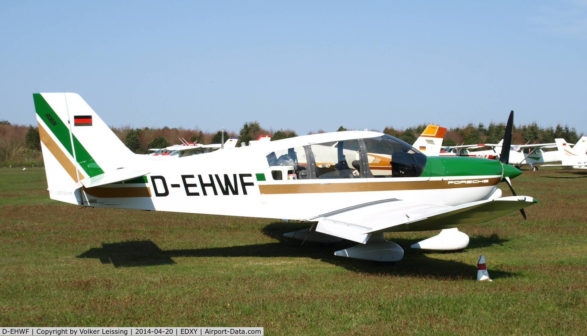 D-EHWF, 1987 Robin DR-400 C/N 1800, parking