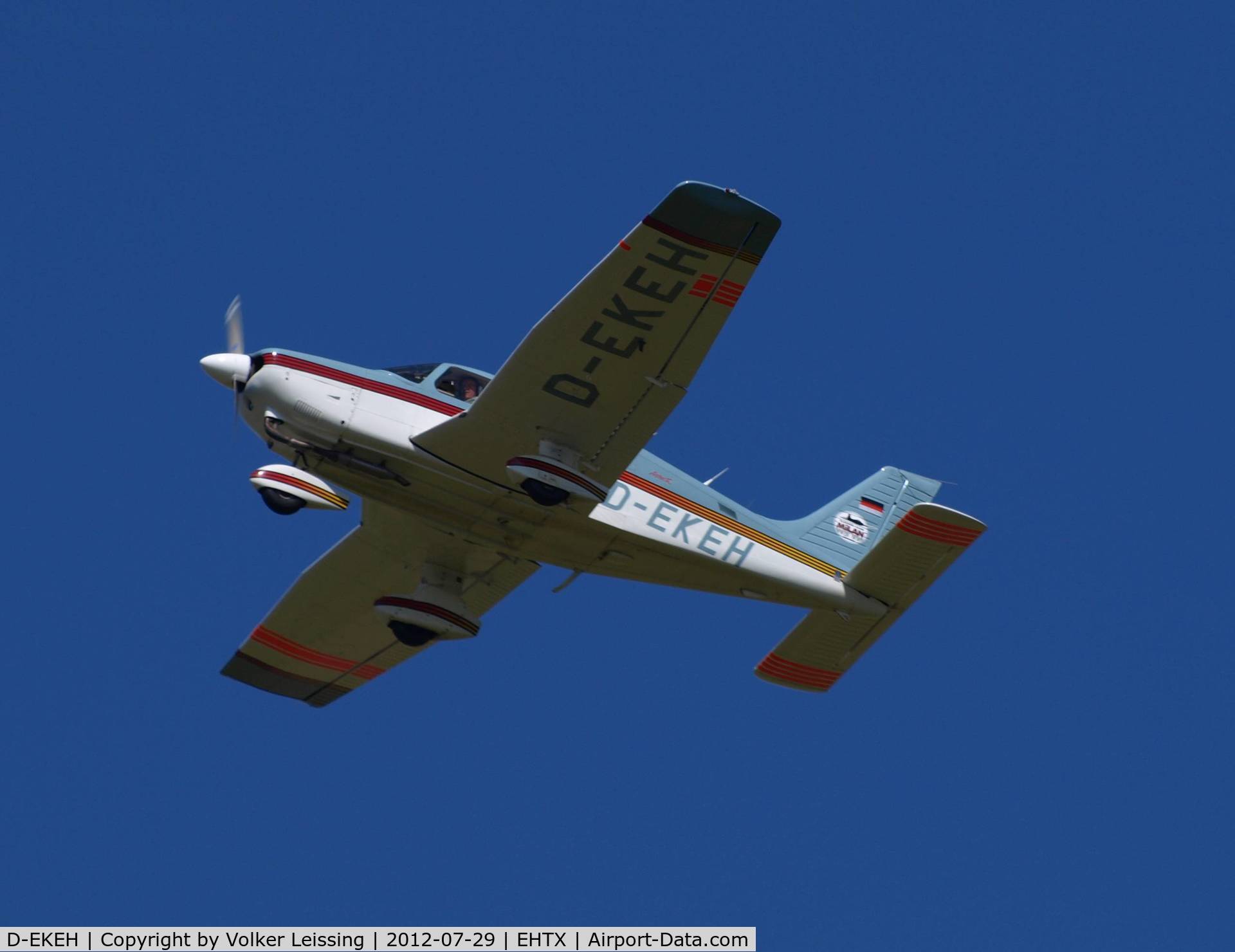 D-EKEH, 1994 Piper PA-28-181 ARCHER II C/N 2890080, climbing