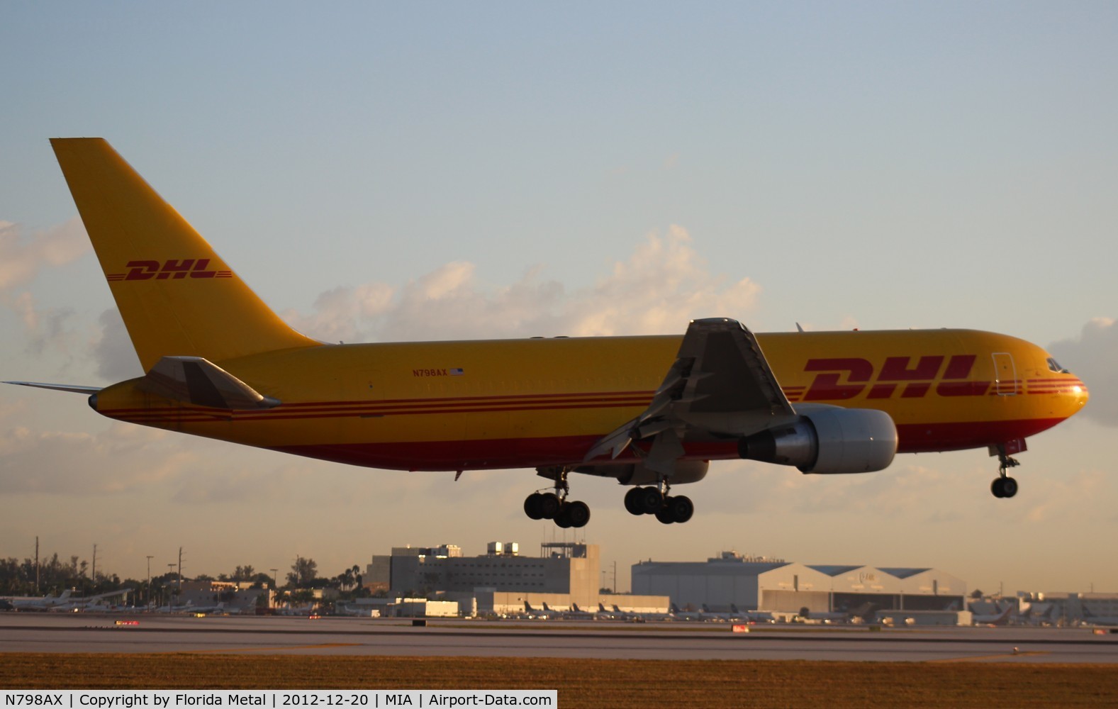 N798AX, 1986 Boeing 767-200 C/N 23431, DHL 767-200