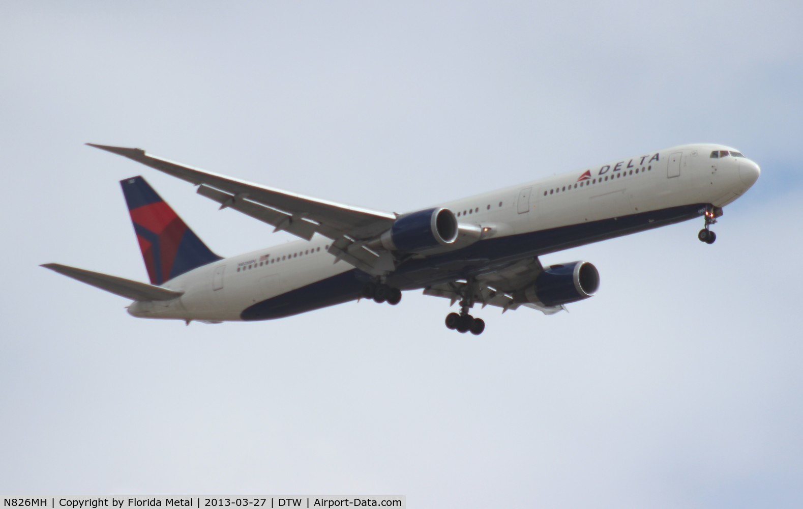 N826MH, 1999 Boeing 767-432/ER C/N 29713, Delta 767-400