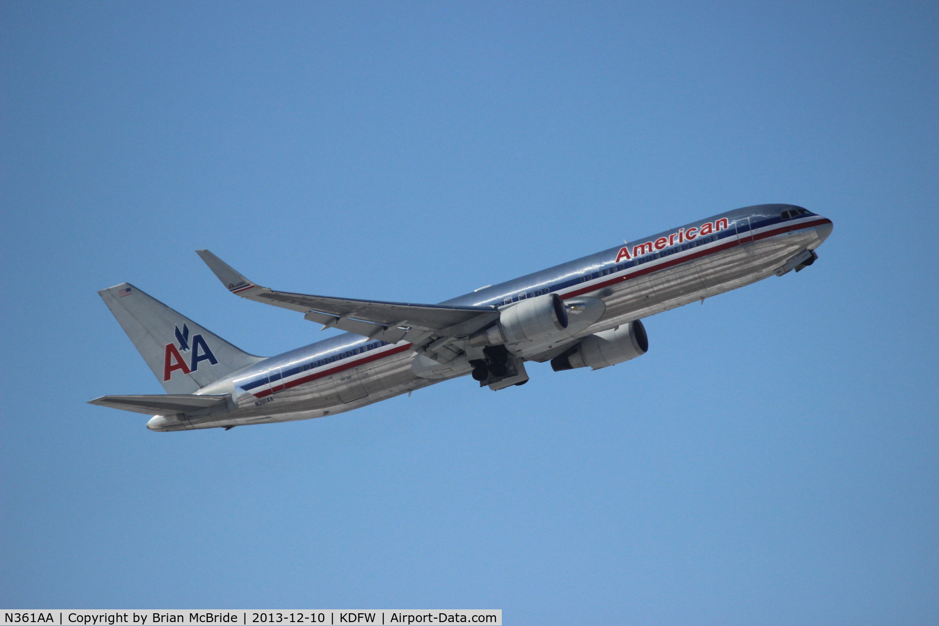 N361AA, 1988 Boeing 767-323 C/N 24042, American Airlines. 767-323ER. N361AA 361 cn 24042 235. Dallas - Fort Worth - International (DFW KDFW). Image © Brian McBride. 10 December 2013