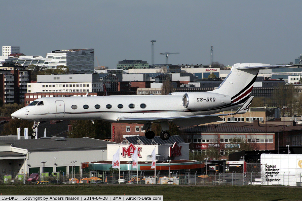 CS-DKD, 2005 Gulfstream Aerospace GV-SP (G550) C/N 5081, On final for runway 30.