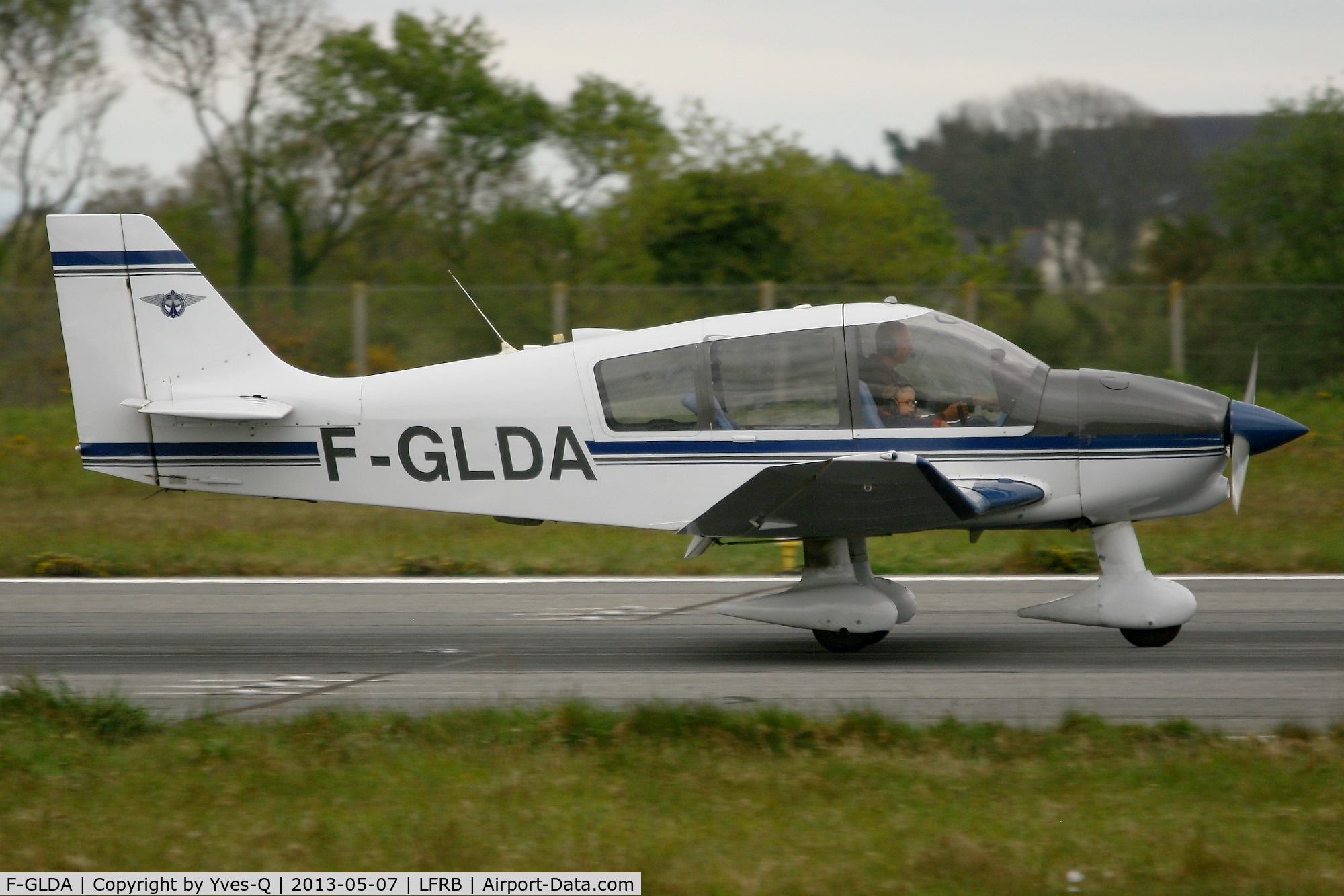 F-GLDA, Robin DR-400-160 Chevalier C/N 2074, Robin DR-400-160 Chevalier, Landing Rwy 25L, Brest-Guipavas Airport (LFRB-BES)