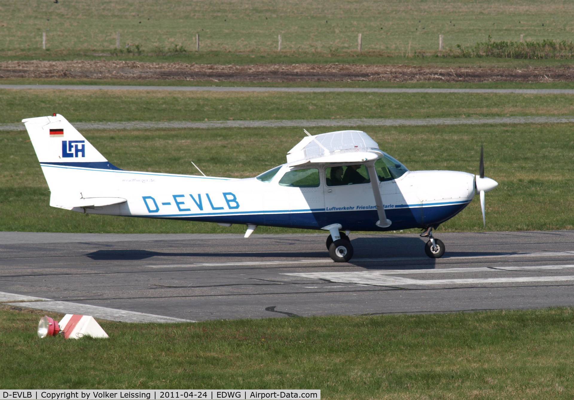 D-EVLB, 1980 Reims FR172K Hawk XP C/N FR17200659, line up