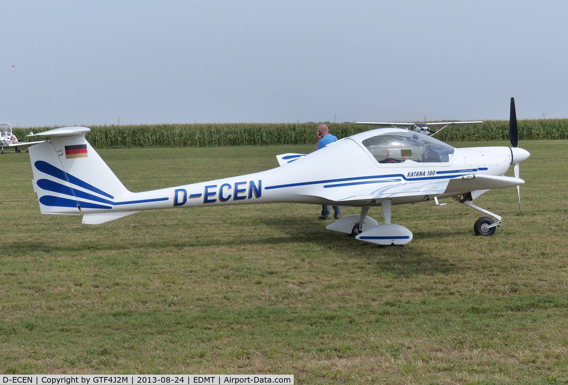 D-ECEN, HOAC DV-20 Katana C/N 20039, D-ECEN at Tannheim 24.8.13