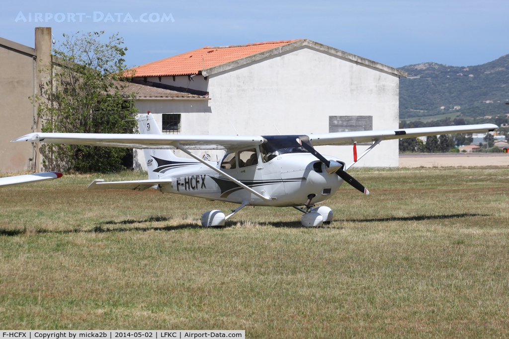 F-HCFX, 2004 Cessna 172S Skyhawk SP C/N 172S9747, Parked