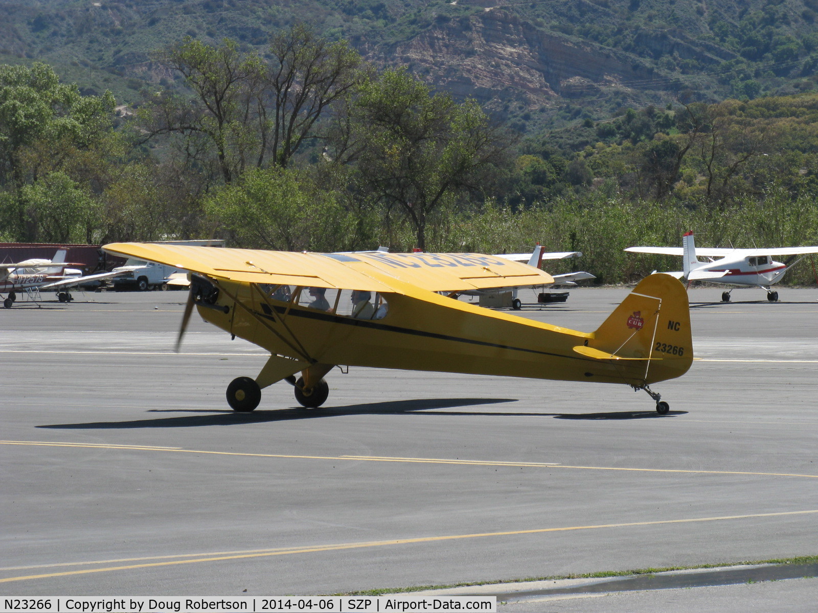 N23266, 1939 Piper J3C-65 Cub Cub C/N 3113, 1939 Piper J3C-65 CUB, Continental A&C65 65 Hp, taxi