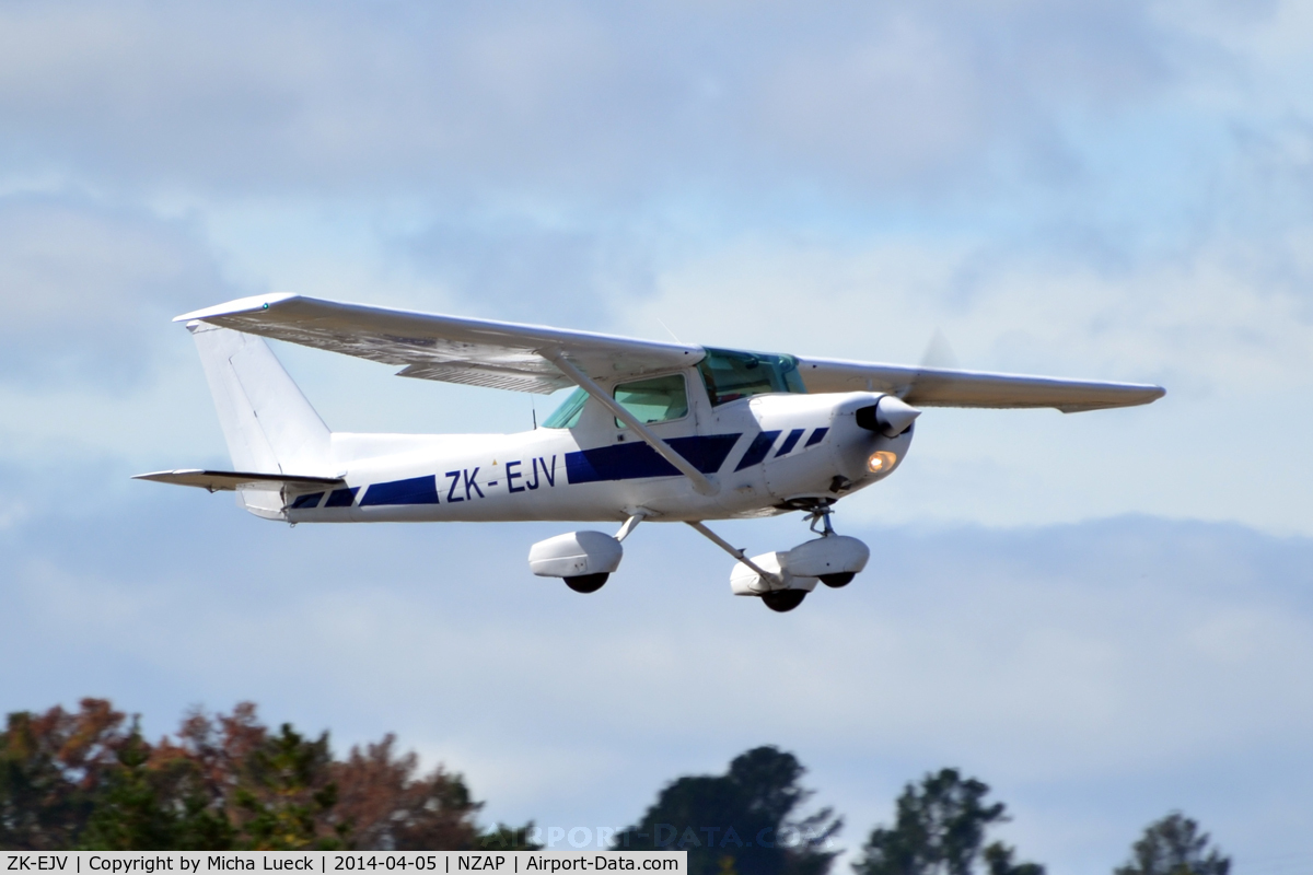 ZK-EJV, Cessna A152 Aerobat C/N A1520751, At Taupo
